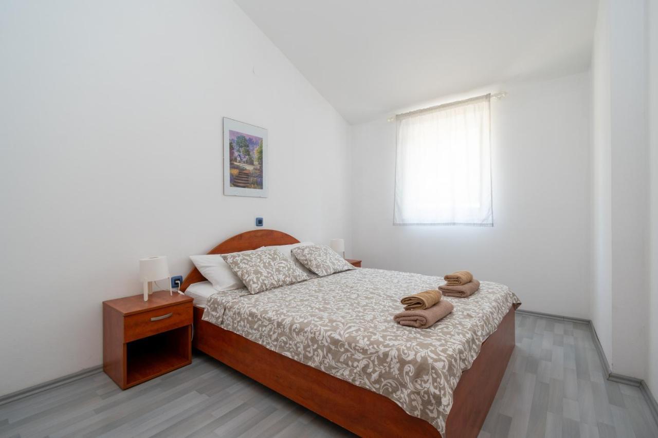 Apartments With A Parking Space Mandre, Pag - 16836 外观 照片